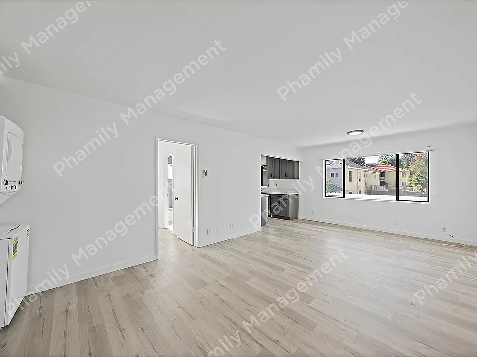 167 S Oak Knoll Ave #5
