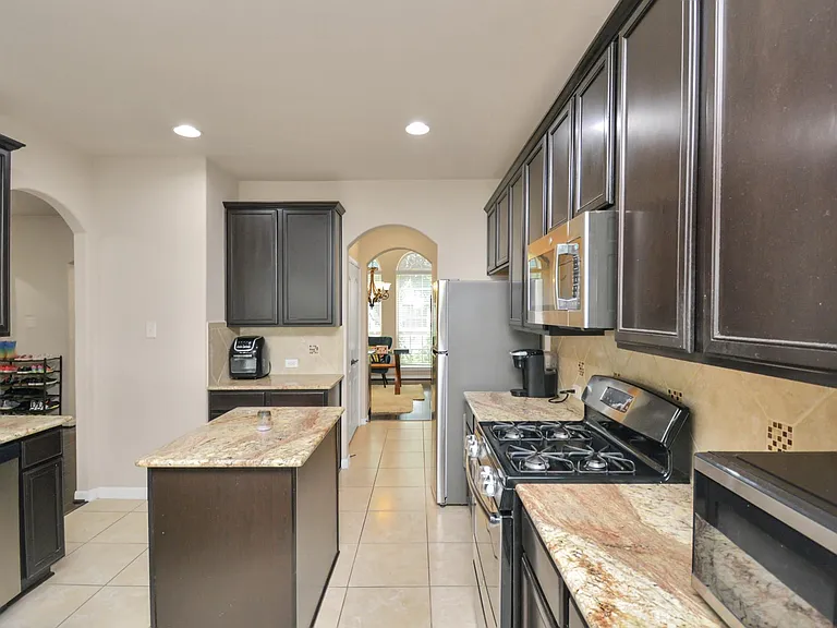 17510 Woodfalls Ln — Photo 10