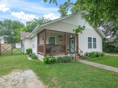 202 S Wood St, Cleburne, TX, 76033