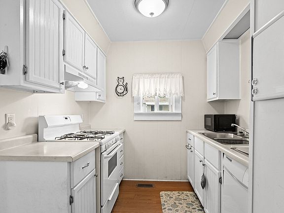 2nd image of 58 Bally Dr