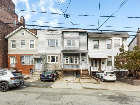 25 Van Reypen St, Jersey City, NJ 07306