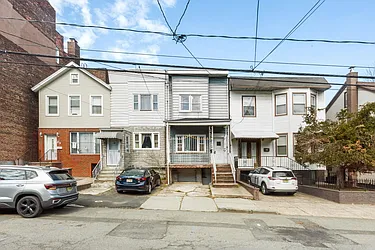 25 Van Reypen Street