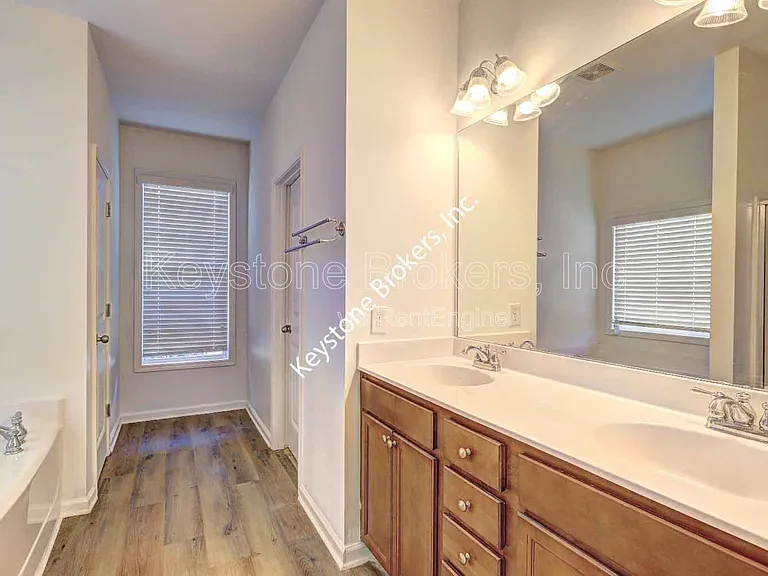 110 Sea Oaks Ct — Photo 9