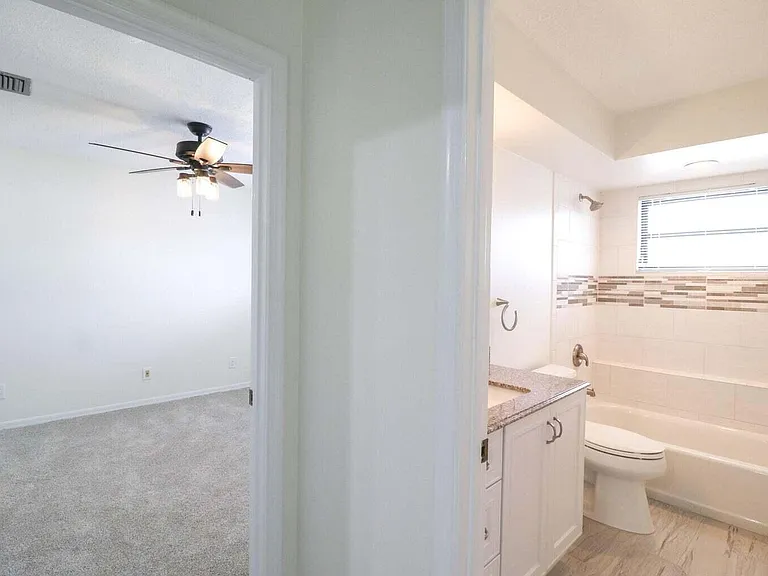 1694 SW Boatswain Pl — Photo 15