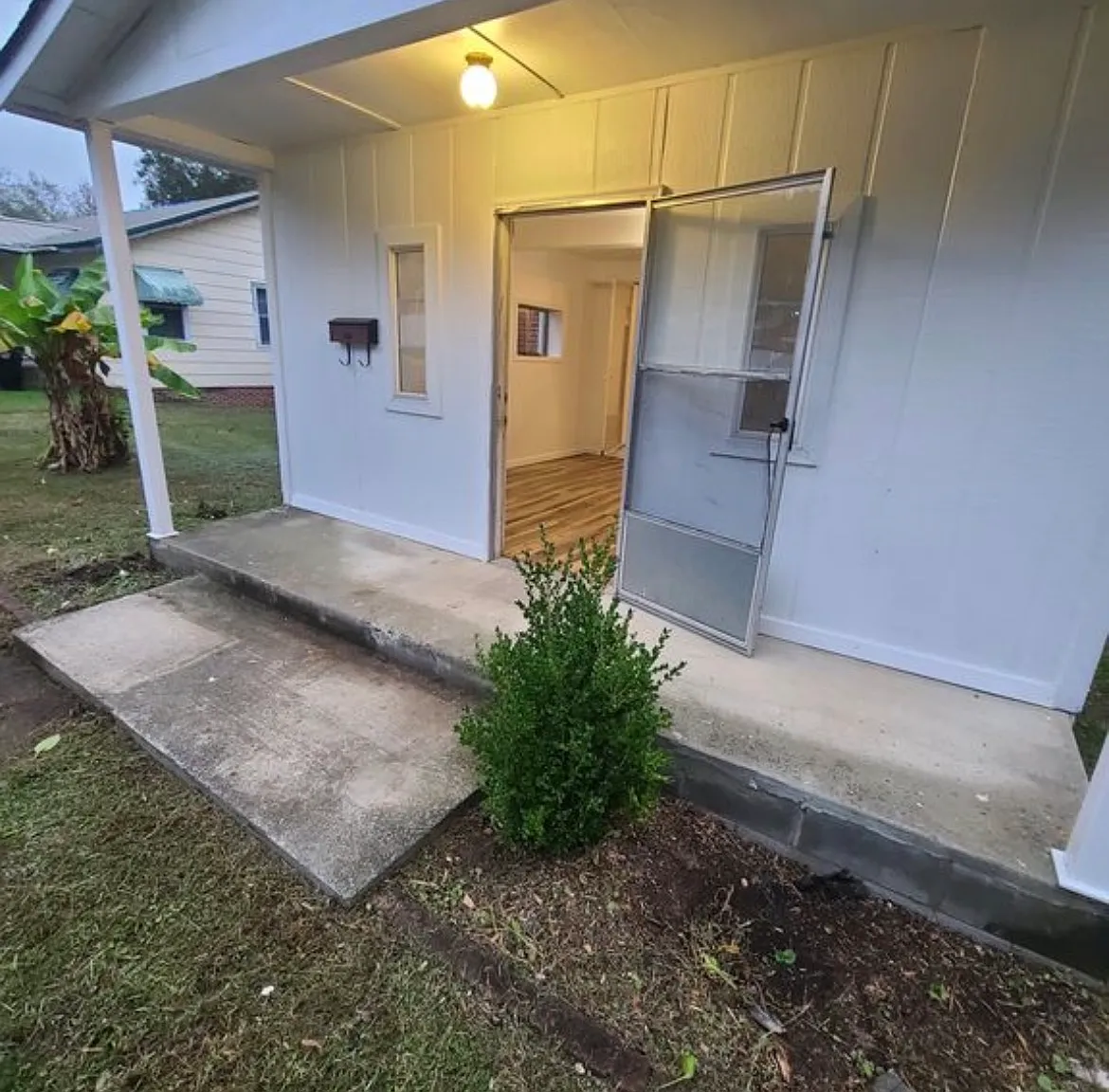 913 Brookside Drive - 1 — Photo 2