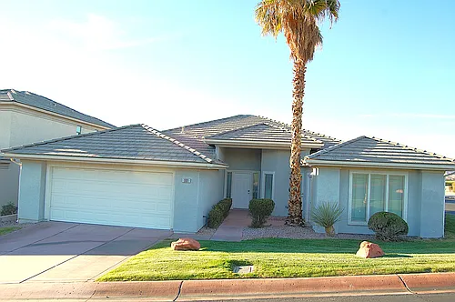 400 Paradise Pkwy Photo 1