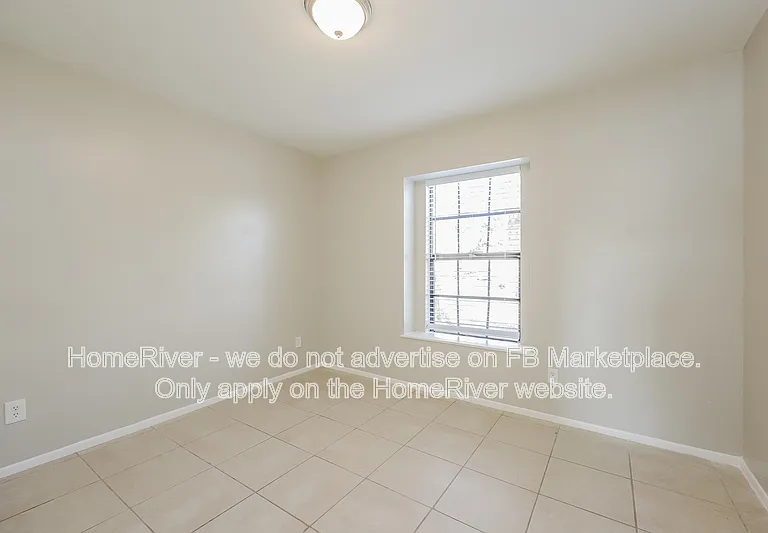 1720 SW 3rd Pl — Photo 11