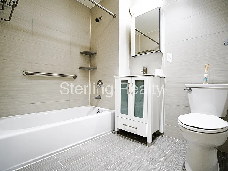 2315 Astoria Blvd #1E — Photo 8