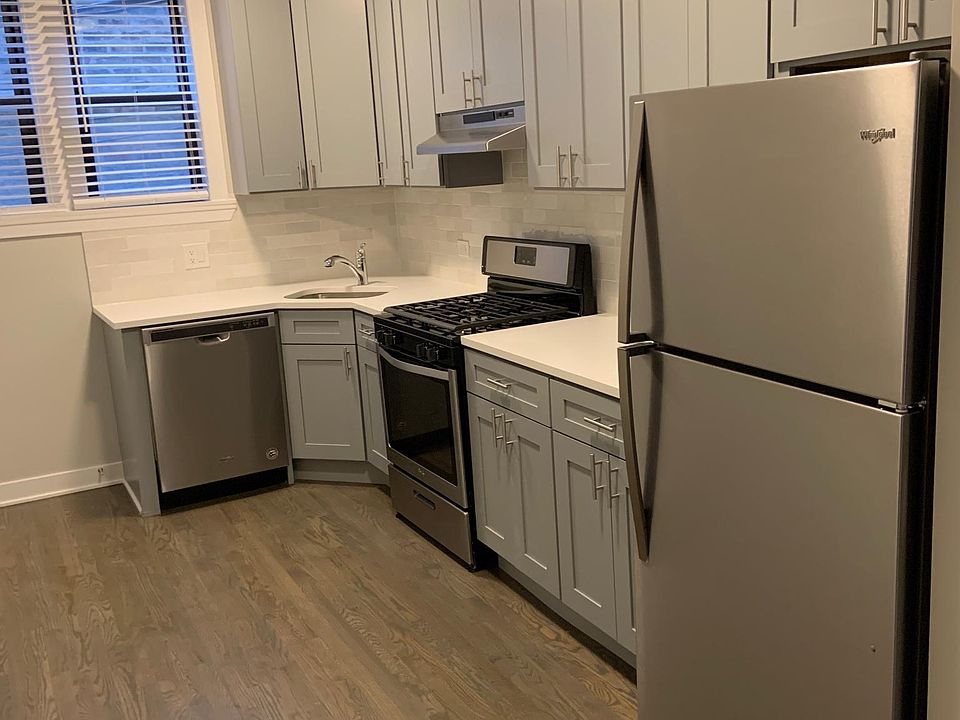 1st image of 619 W Melrose St #3N