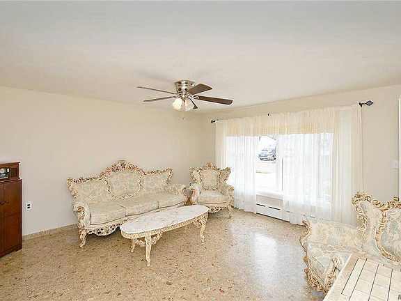 3rd image of 4028 Jean Ave