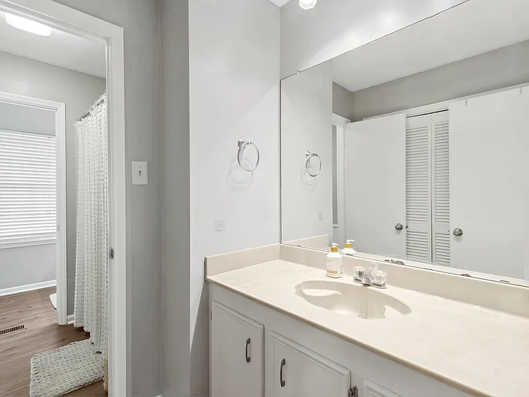 119 Brookwood Ln — Photo 7