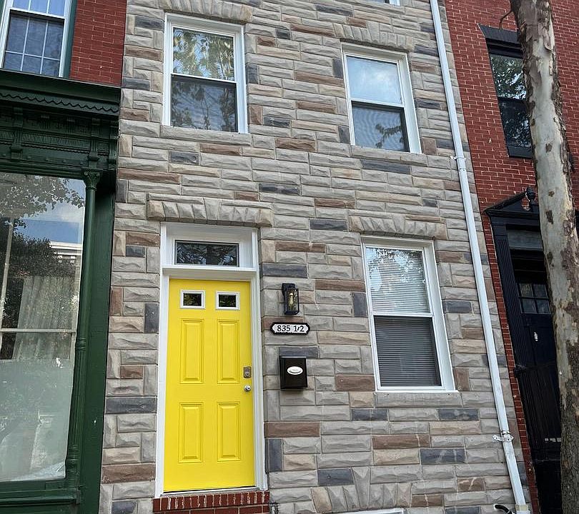 1st image of 835 1/2 W Lombard St