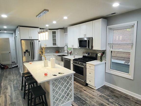 2nd image of 1625 N Lawndale Ave #2