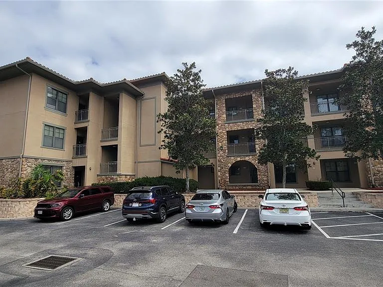 914 Charo Pkwy #123 — Photo 3