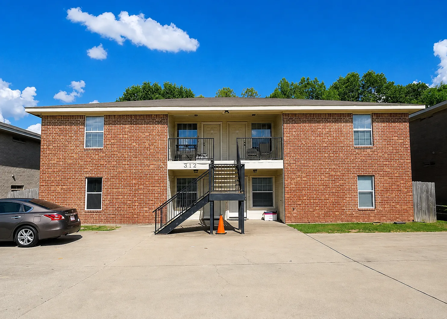 3 bed, 1200 sqft, $1,000 — Photo 2