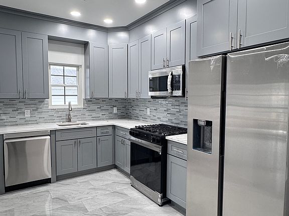 4th image of 152 Burgher Ave Floor 2