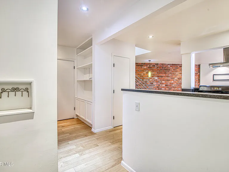 421 Irondale Dr #B — Photo 21