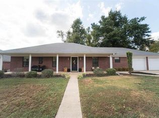 533 Pine Valley Dr, Paris, TX 75462