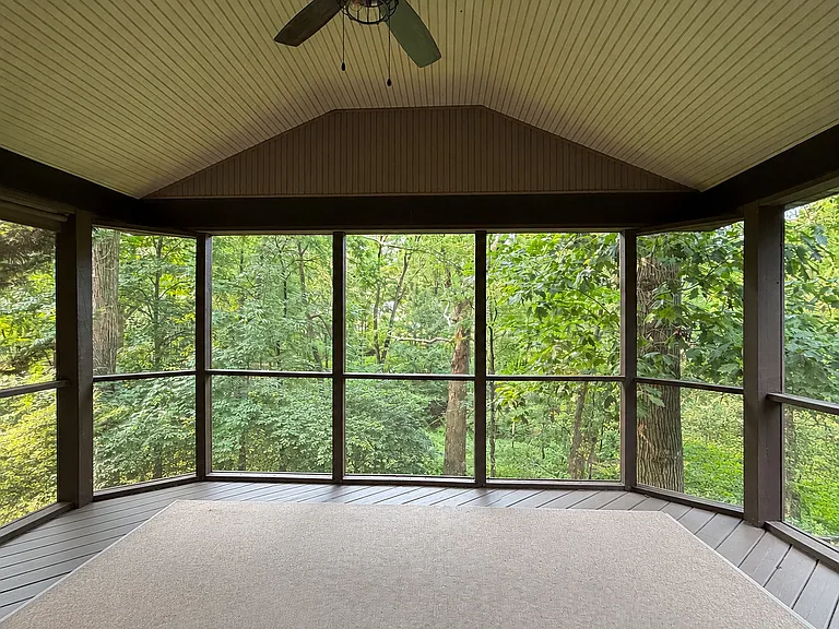 133 E Woods Dr — Photo 24