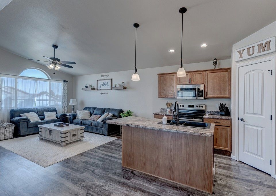 1st image of 541 Pride Ct