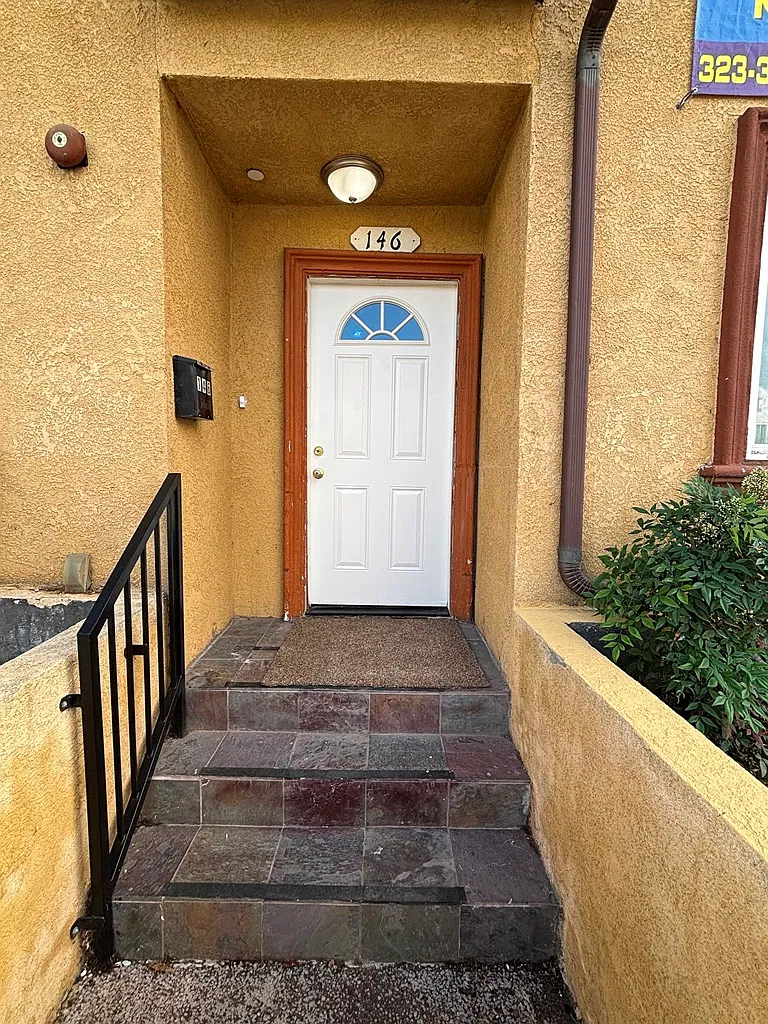 5 bed, 1709 sqft, $4,000 — Photo 2
