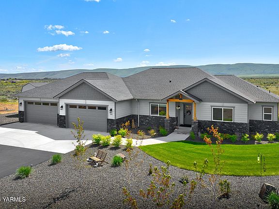 3rd image of 448 Red Tail Rd