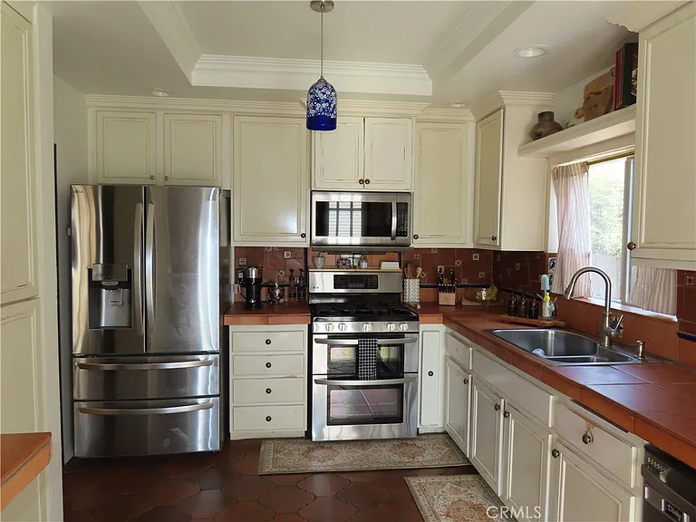 2421 French St — Photo 7