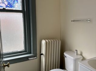 352 Penn St APT 4, Reading, PA 19602