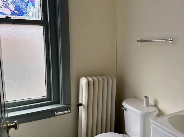 352 Penn St APT 4, Reading, PA 19602