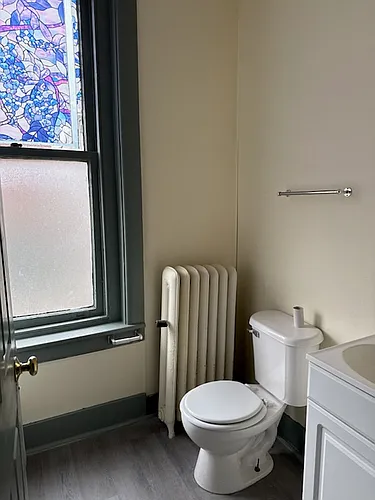 352 Penn St #4 Photo 1
