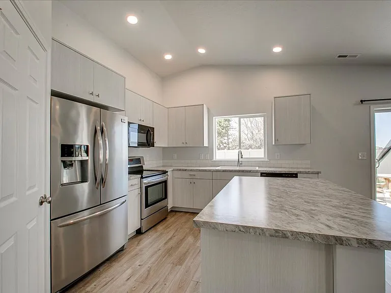 16859 Courtney Way — Photo 14