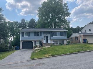 4009 Westview Dr, Allentown, PA 18104