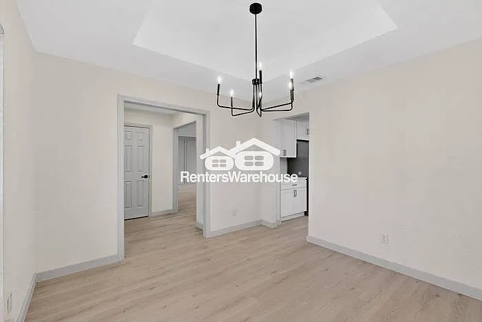 710 Worcester Ln — Photo 19
