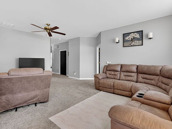 5th image of 1596 W Ludington Cir