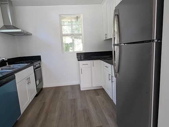 5th image of 75 1/2 S Virginia Ave