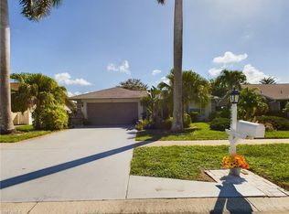 120 Bordeaux Cir, Naples, FL 34112