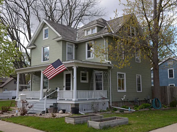 301 Van Buren St, Sauk City, WI 53583