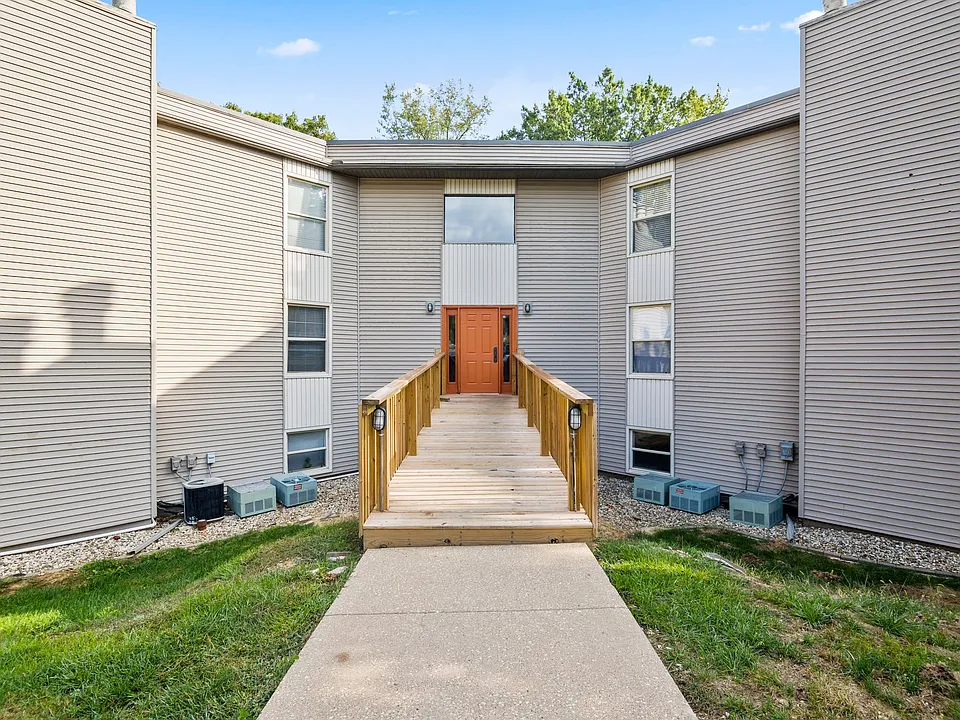 Woodhue Apartments
