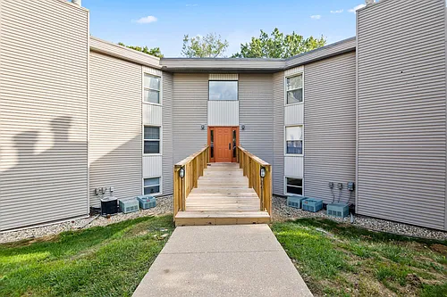 Woodhue Apartments Photo 1