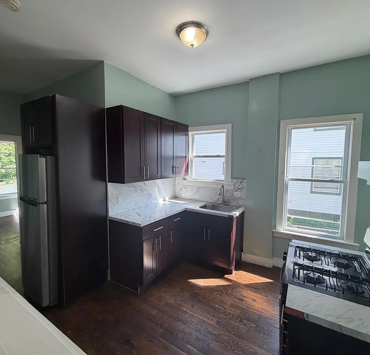 4 bed, 1600 sqft, $2,500 — Photo 3