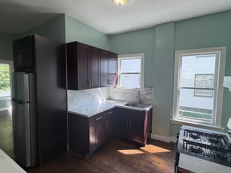 244 Smith St #A — Photo 3