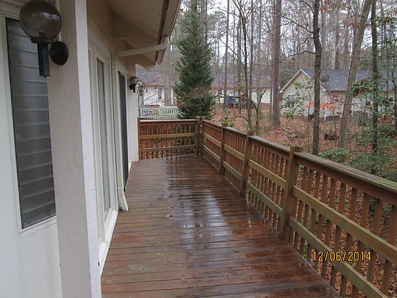 plus more deck wraps around