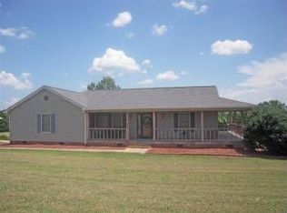 129 Bumble Bee Ln, Gray Court, SC 29645