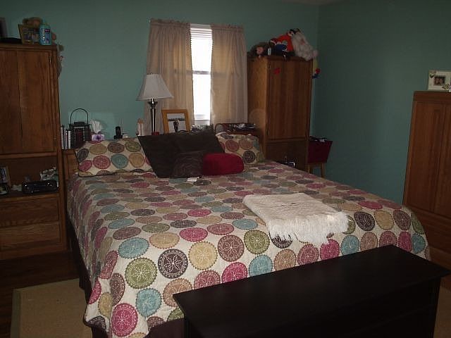 2nd image of 18 Yale Blvd