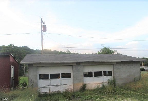 2nd image of 313 Water St