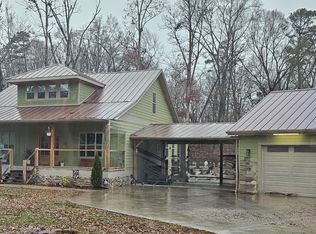 960 Deerwood Dr, Dandridge, TN 37725