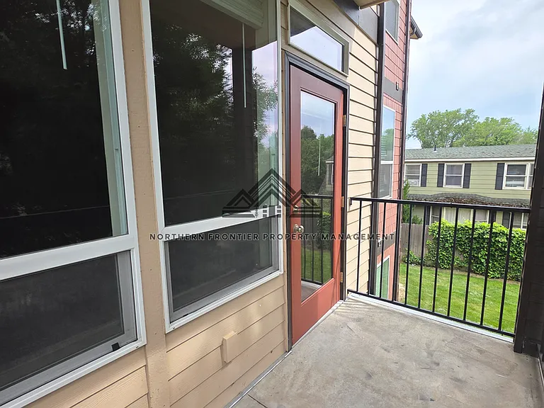 1410 S College Ave — Photo 18