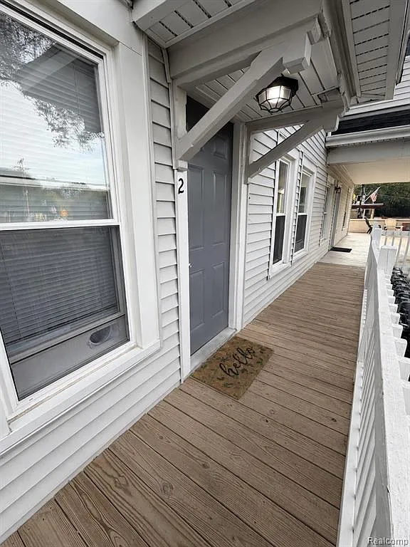 2 bed, 1.0 bath, 950 sqft, $1,100 — Photo 1
