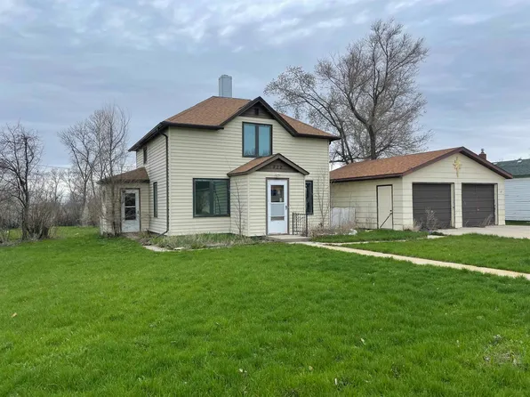 412 4th St N, McClusky, ND 58463