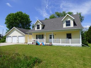 505 W Spruce St, Houston, MN 55943